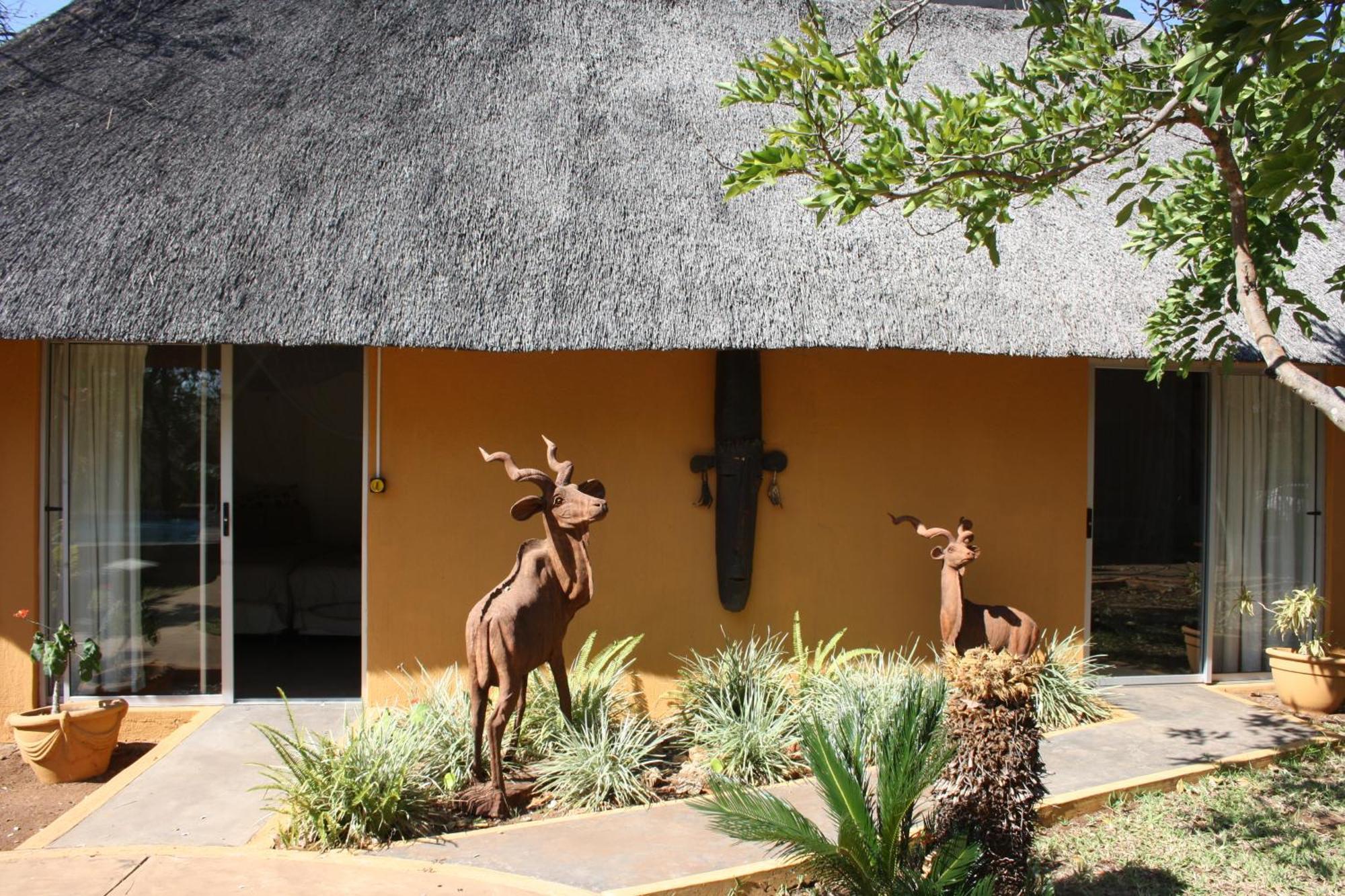 Normann Safari Bush Lodge Phalaborwa Eksteriør billede